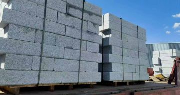 黄冈 路沿石装车出货