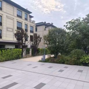 黄冈 芝麻白与芝麻白搭配铺装，尺寸1200*600