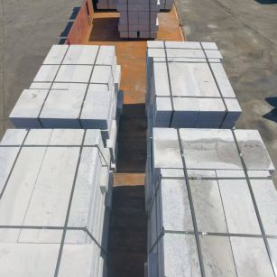 黄冈 路沿石装车出货