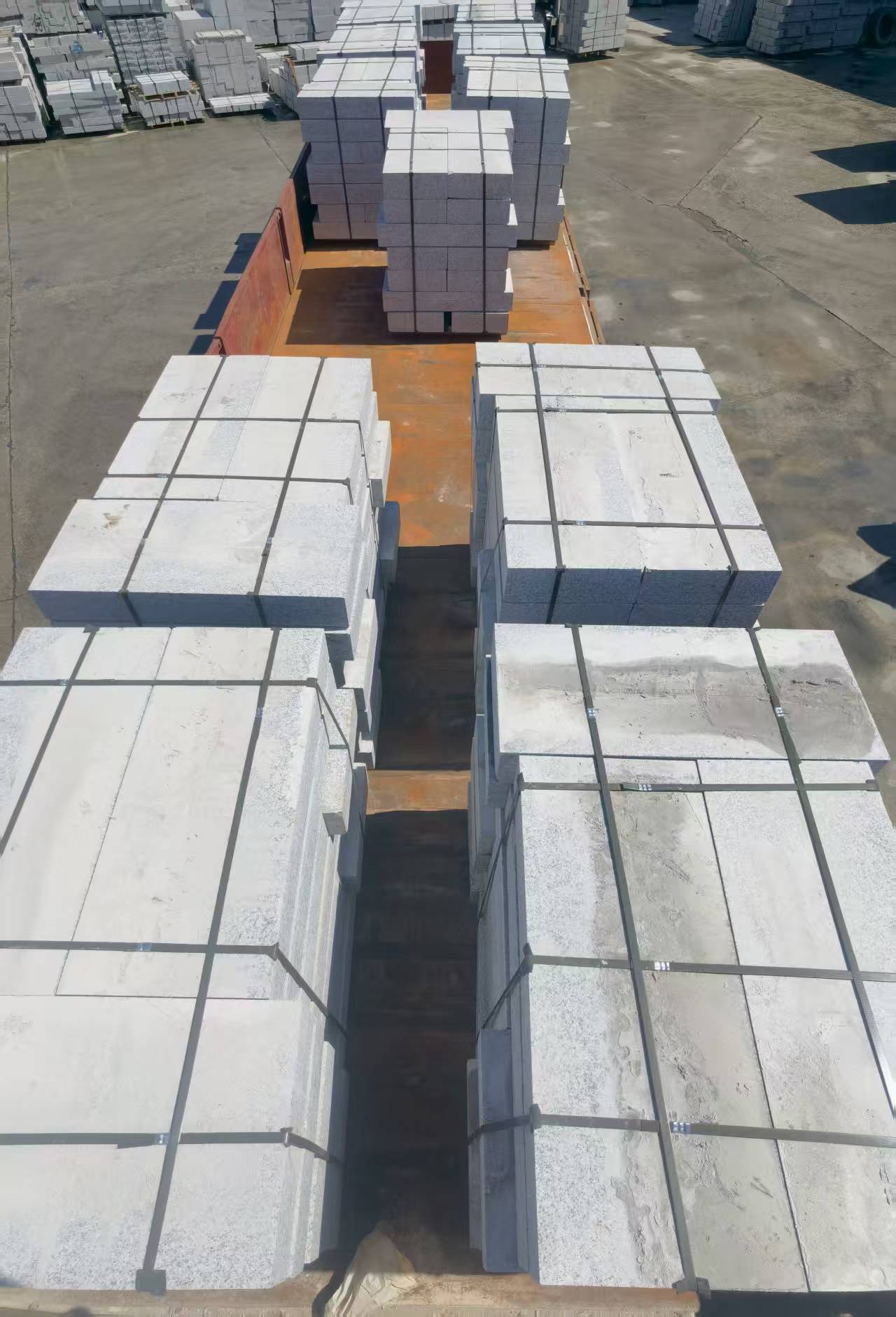 黄冈 路沿石装车出货