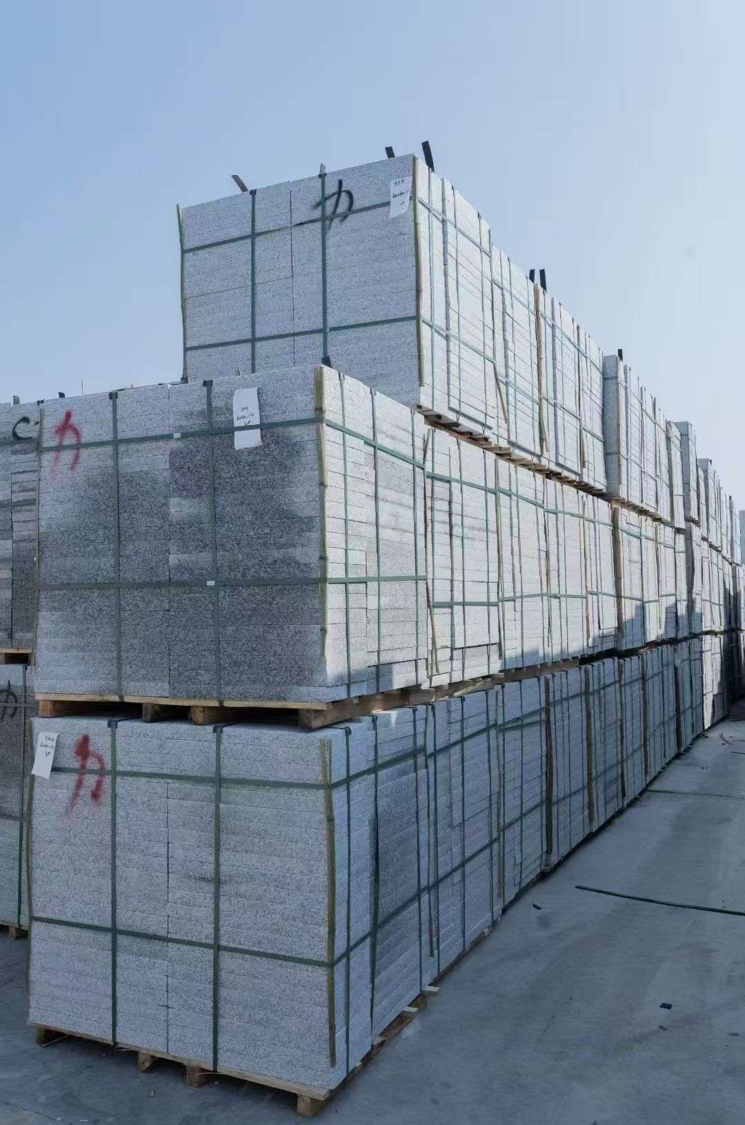 黄冈 芙蓉白、大花白、小白花荔枝面成品地铺石