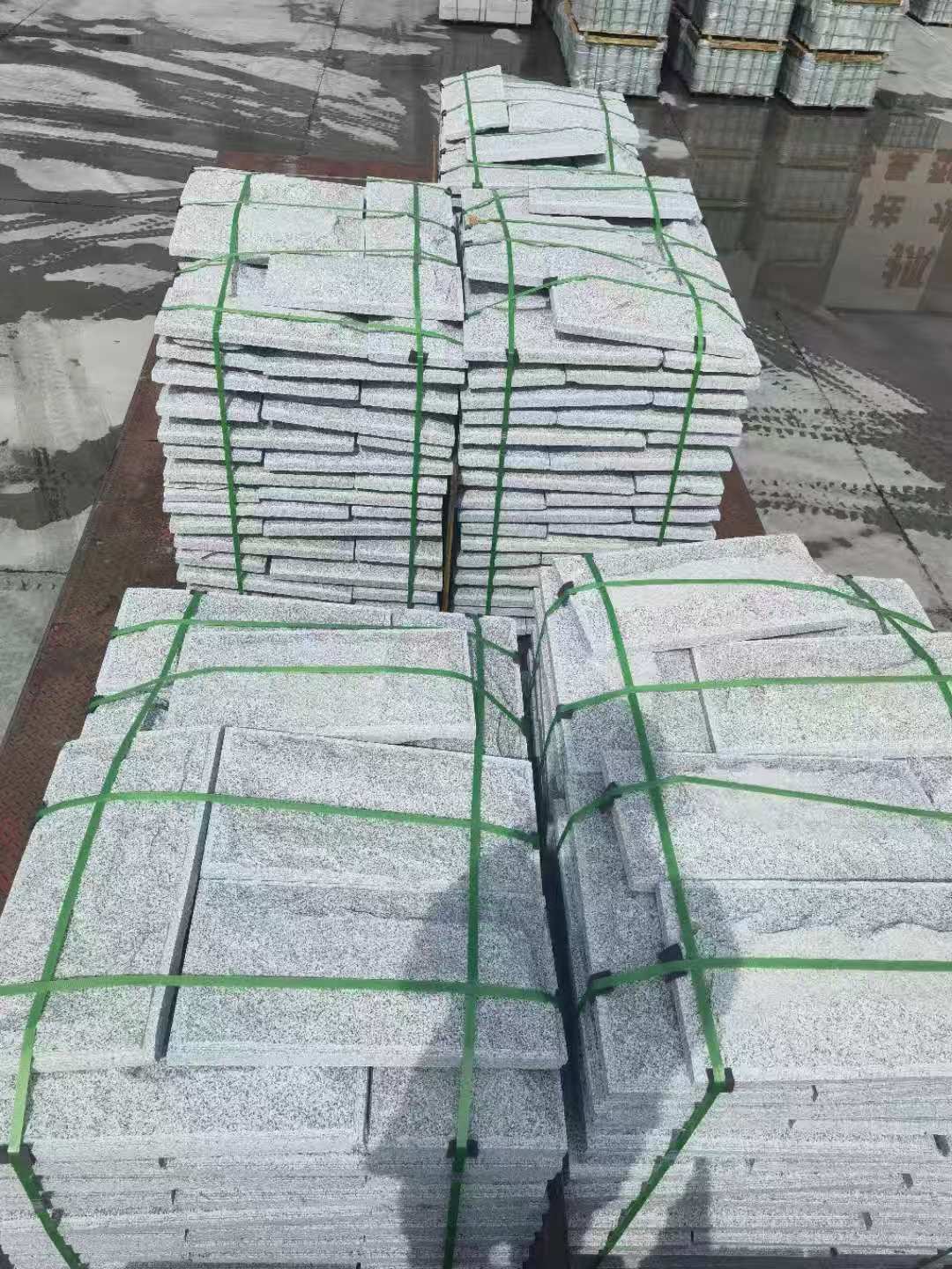 黄冈 芝麻白蘑菇石装车出货