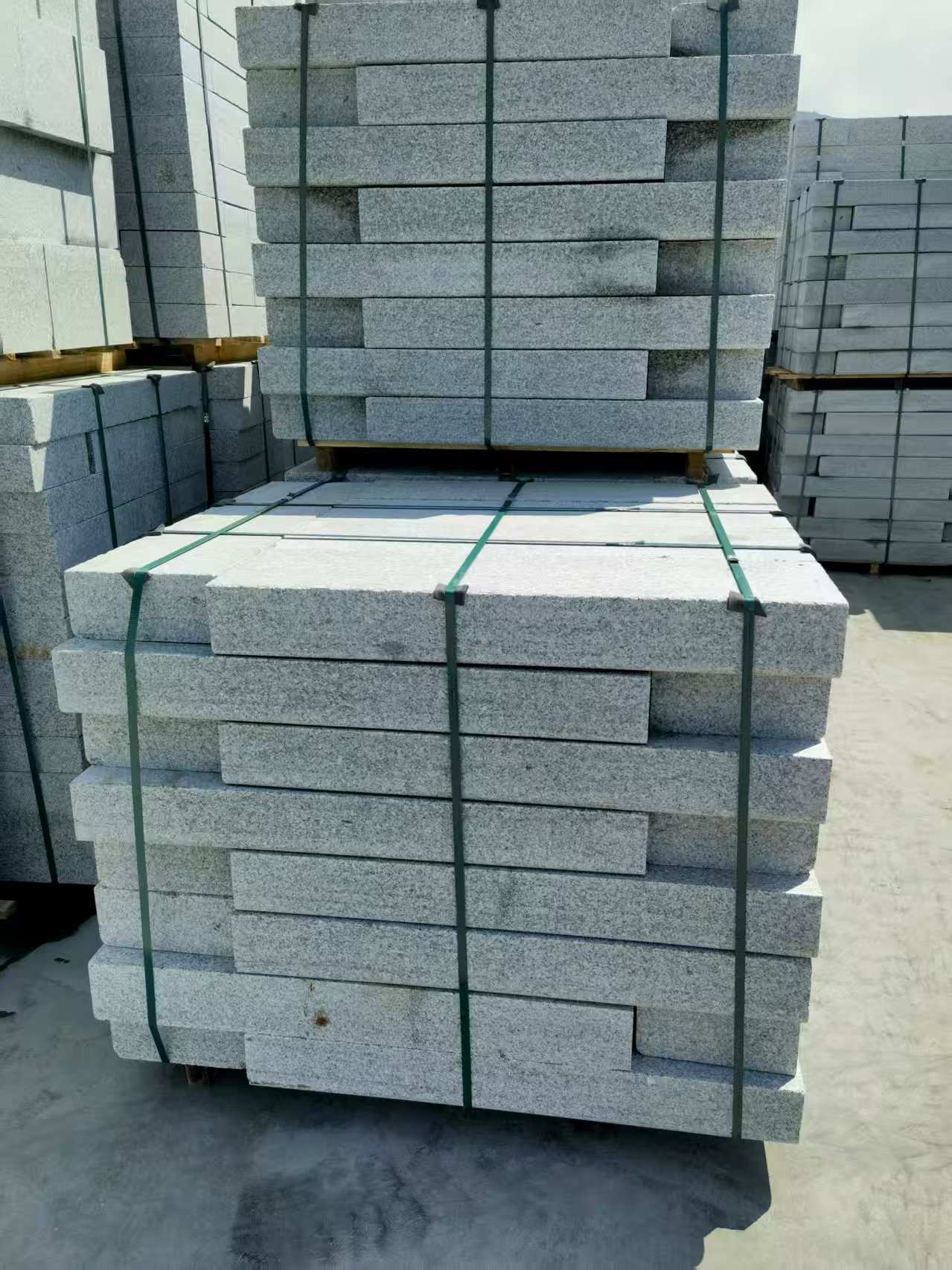 黄冈 芙蓉白花岗岩路沿石、平石尺寸标准，色泽均匀