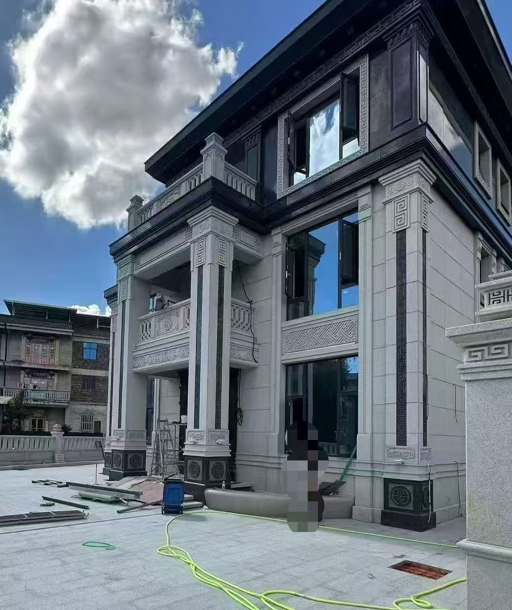 黄冈 别墅干挂，芝麻白与芝麻黑完美配合