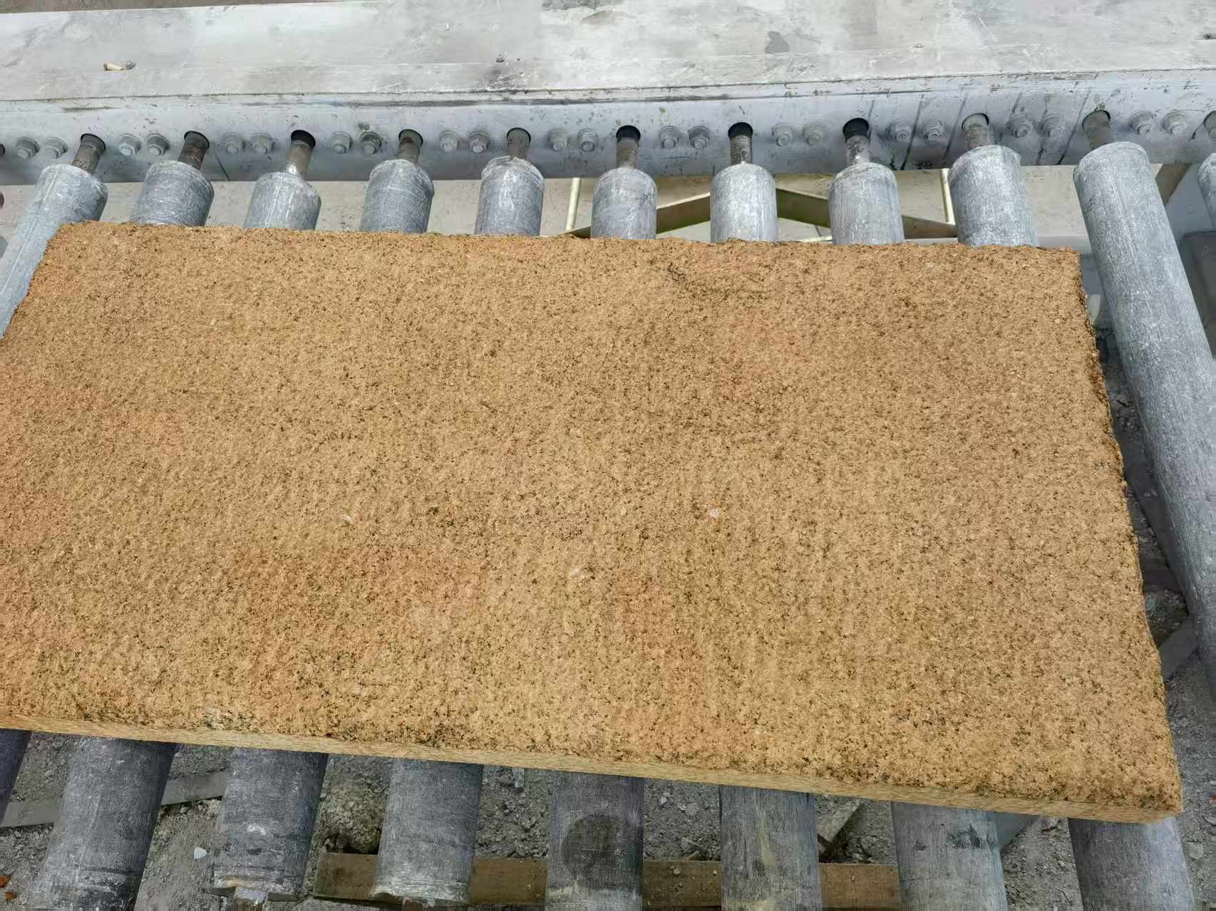 黄冈 菠萝面老石板，做旧仿古石，流水线生产加工