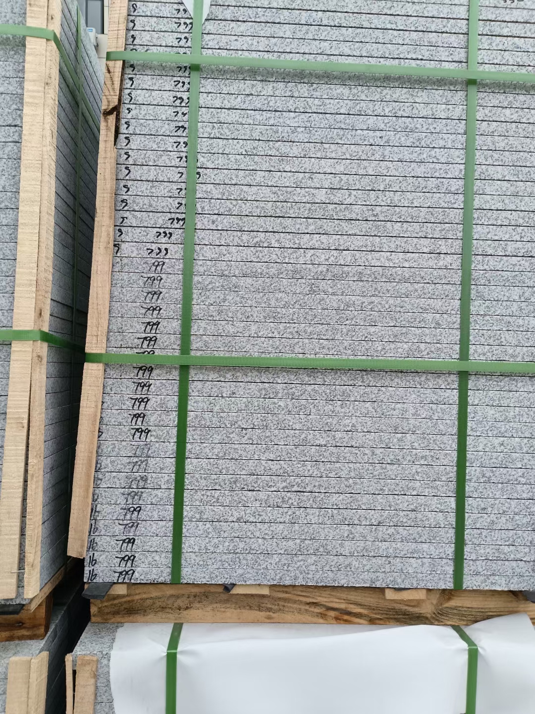 黄冈 芝麻白石材地铺做法